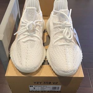 SOLD NWT Yeezy Boost 350 V2 size 7